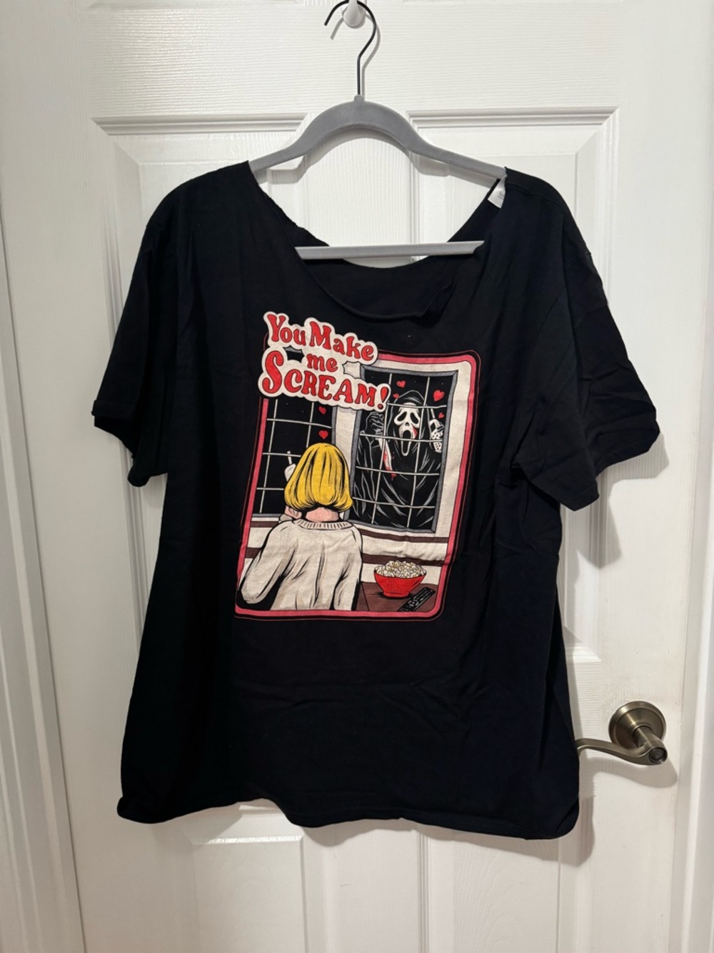 You Make Me Scream Graphic Tee - Black